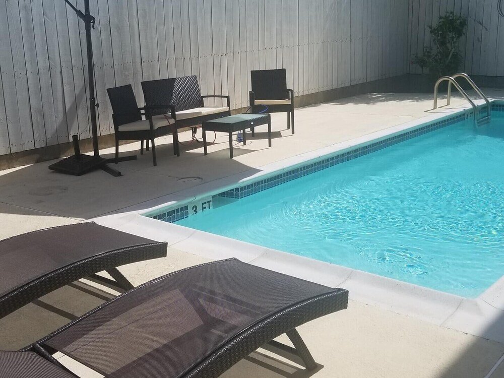 pool ground floor walk to beach a 2 bedroom condo
