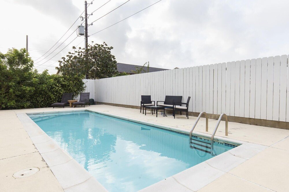 pool ground floor walk to beach a 2 bedroom condo