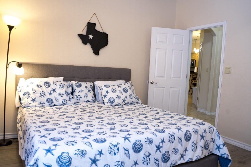 pool ground floor walk to beach a 2 bedroom condo