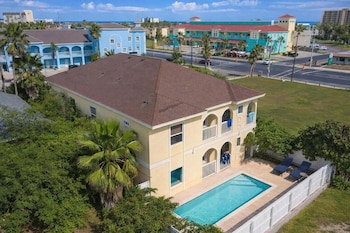 Pool Walk To Beach Sleeps Tons #C 2 Bedroom Condo,103 W Morningside Dr,3.5 star