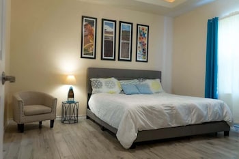 Pool Walk To Beach Sleeps Tons #C 2 Bedroom Condo,103 W Morningside Dr,3.5 star