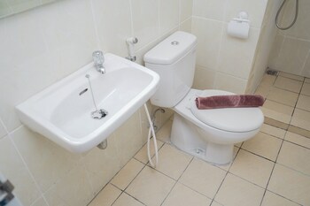 comfortable and homey 2br apartment at m town residence