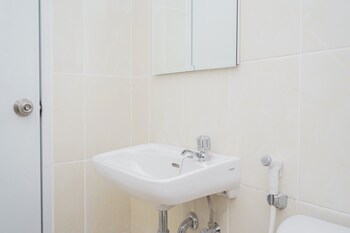 comfortable and homey 2br apartment at m town residence