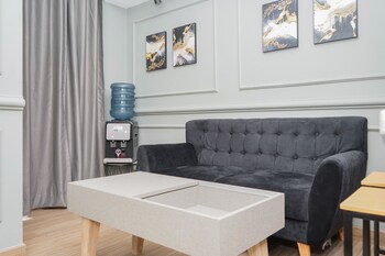 comfortable and homey 2br apartment at m town residence