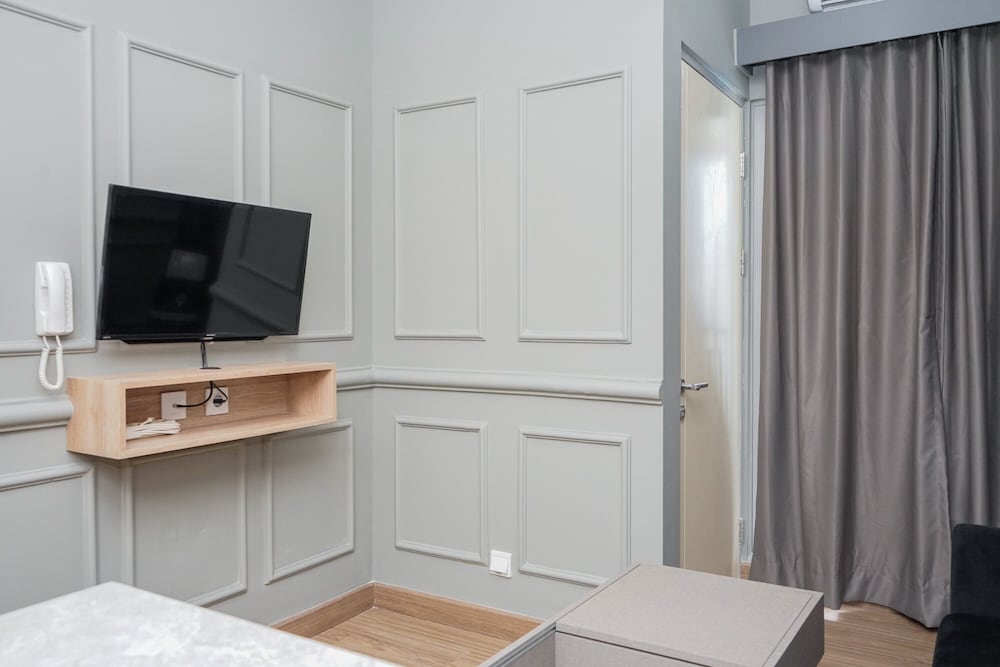 comfortable and homey 2br apartment at m town residence