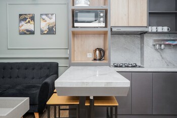 comfortable and homey 2br apartment at m town residence