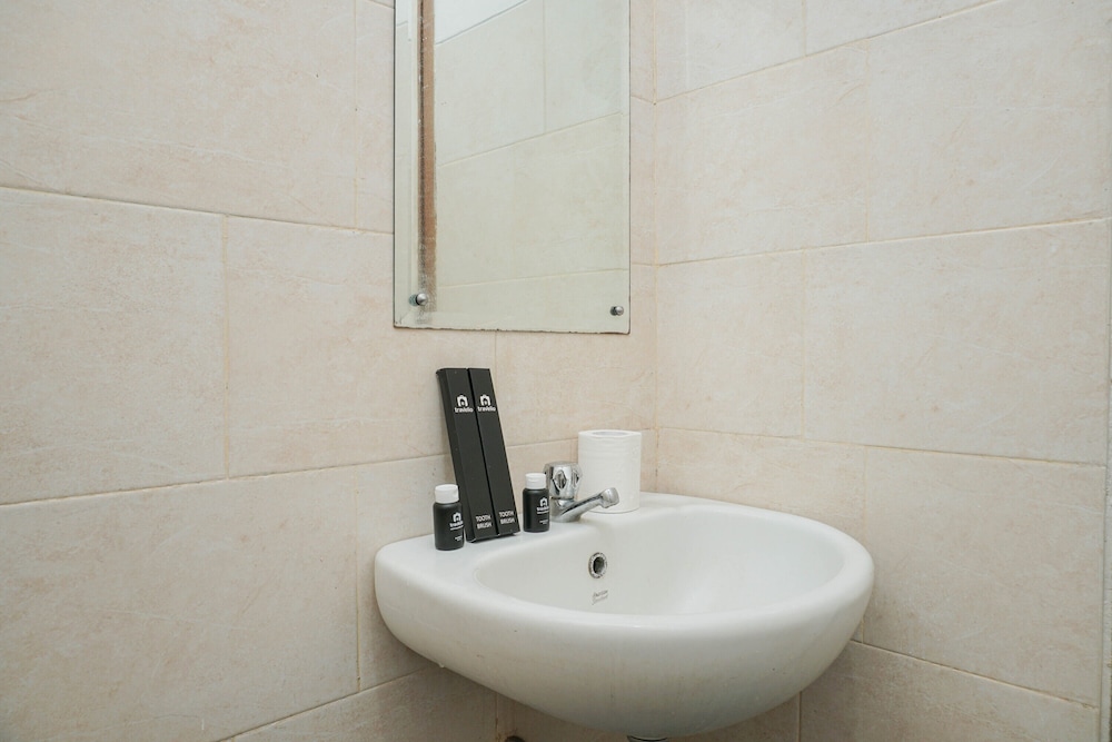 homey studio margonda residence 1 apartment