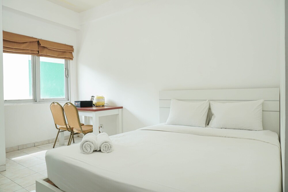 homey studio margonda residence 1 apartment