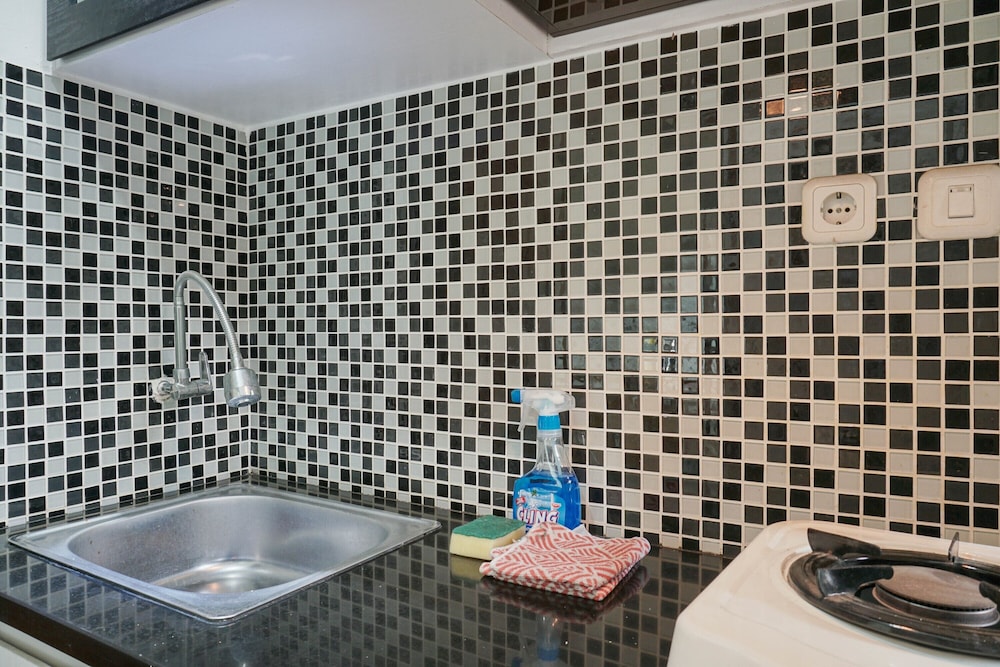 homey studio margonda residence 1 apartment