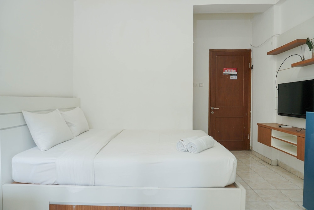 homey studio margonda residence 1 apartment