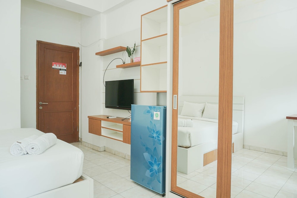 homey studio margonda residence 1 apartment