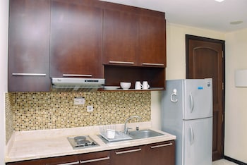 elegant and comfort 1br extra room apartment at bellagio residence