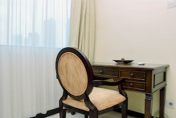 elegant and comfort 1br extra room apartment at bellagio residence