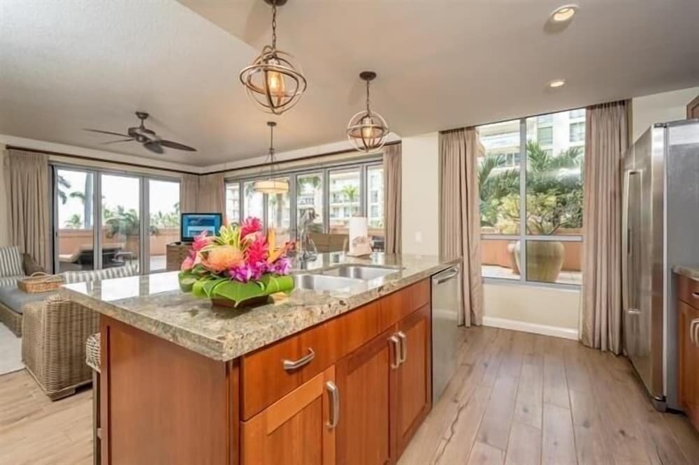 honua kai 215 2 bedroom 2 bath 2 condo by redawning