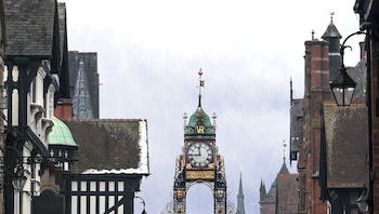 the gathering chester 3 sleeps 14 very close to city centre racecourse within walls