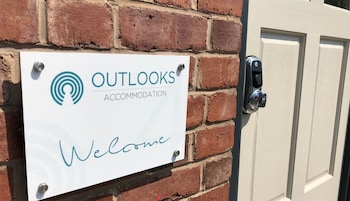 the gathering chester 3 sleeps 14 very close to city centre racecourse within walls