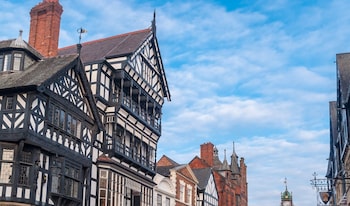 the gathering chester 3 sleeps 14 very close to city centre racecourse within walls