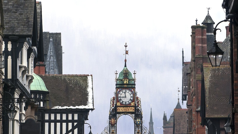 the gathering chester 3 sleeps 14 very close to city centre racecourse within walls