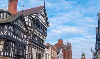 the gathering chester 1 sleeps 14 very close to city centre racecourse within walls