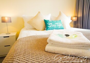 the gathering chester 1 sleeps 14 very close to city centre racecourse within walls