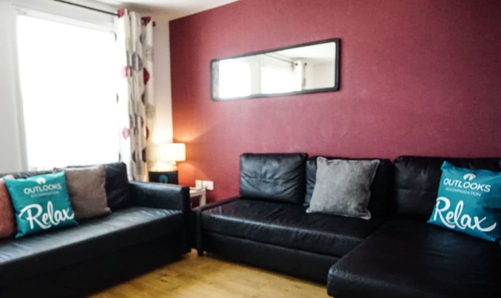 the gathering chester 1 sleeps 14 very close to city centre racecourse within walls