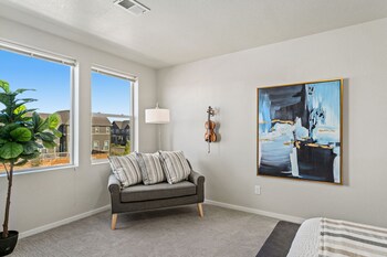 first class stylish townhome near old town