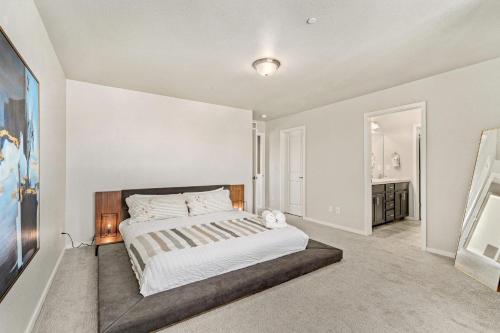 first class stylish townhome near old town