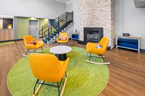 spark by hilton woodbridge