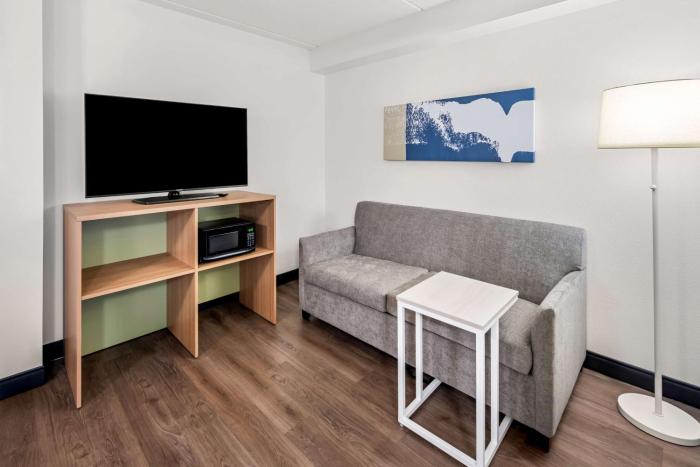 spark by hilton woodbridge