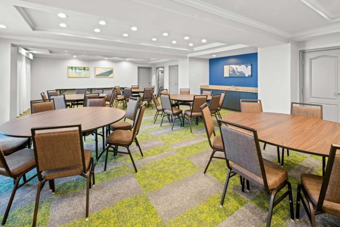 spark by hilton woodbridge