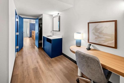 spark by hilton woodbridge