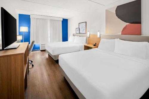 spark by hilton woodbridge