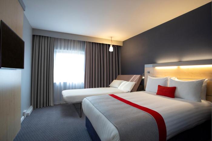 holiday inn express cheltenham by ihg