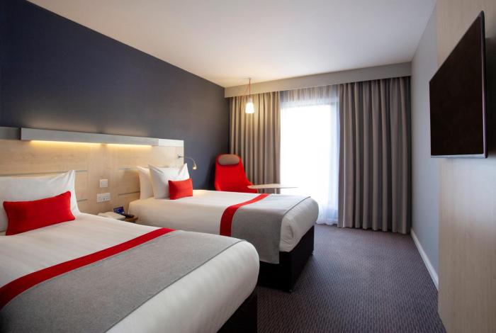 holiday inn express cheltenham by ihg