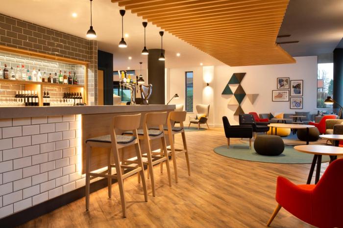 holiday inn express cheltenham by ihg