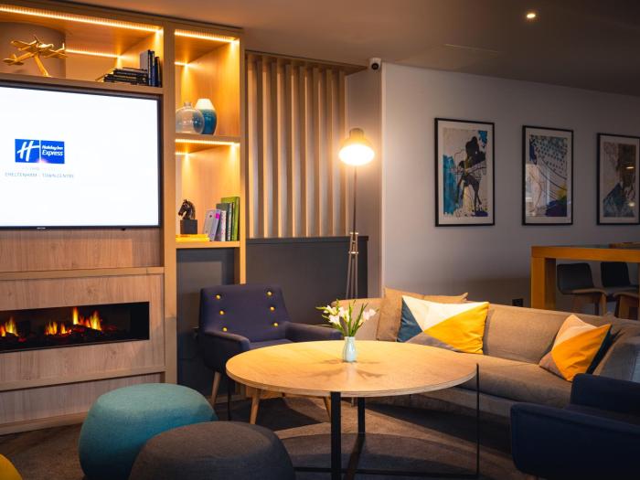 holiday inn express cheltenham by ihg