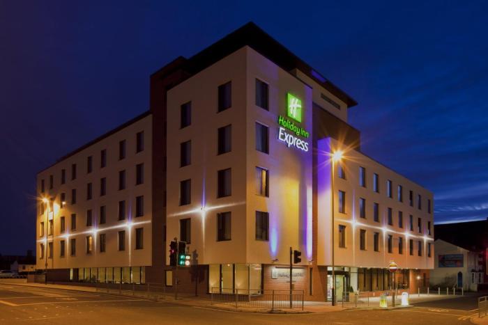 holiday inn express cheltenham by ihg