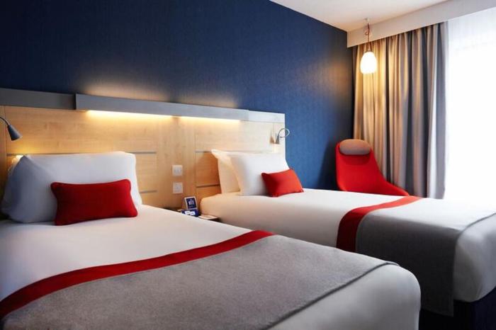 holiday inn express cheltenham by ihg