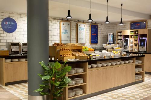 holiday inn express cheltenham by ihg