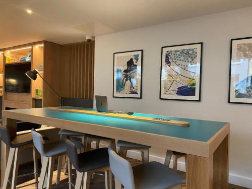 holiday inn express cheltenham by ihg