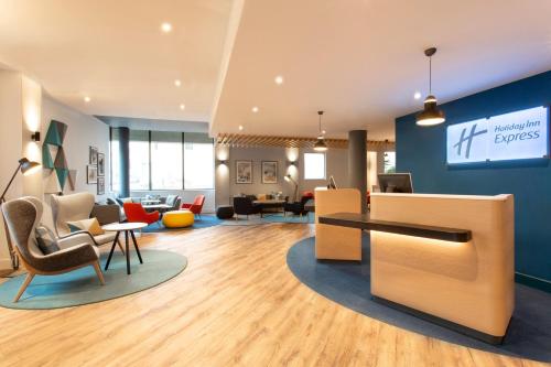 holiday inn express cheltenham by ihg