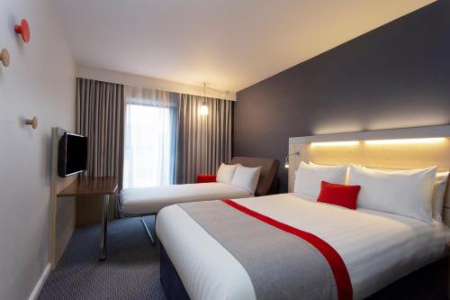 holiday inn express cheltenham by ihg