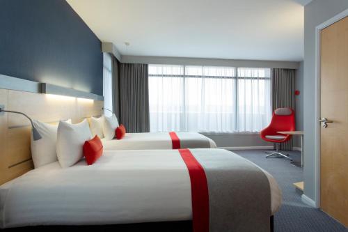 holiday inn express cheltenham by ihg