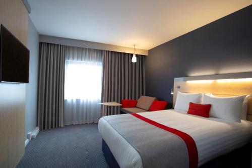 holiday inn express cheltenham by ihg