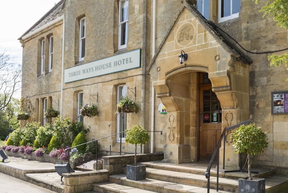 three ways house hotel