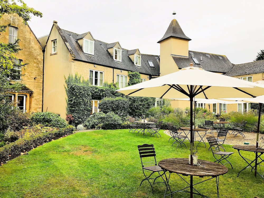 three ways house hotel