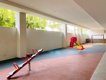 breeze apartments at bintaro by okestay