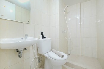 minimalist 2br apartment the springlake summarecon