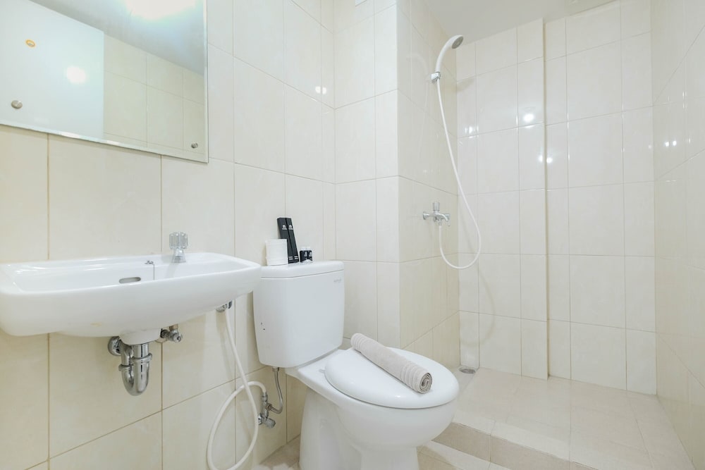 minimalist 2br apartment the springlake summarecon
