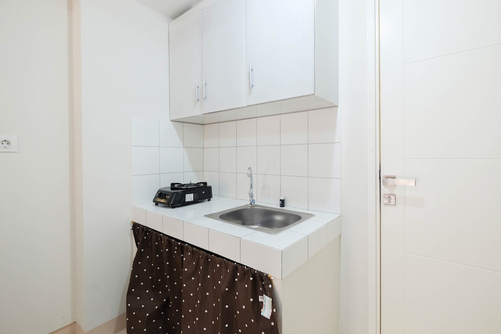 minimalist 2br apartment the springlake summarecon